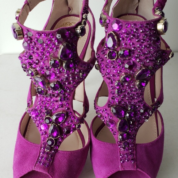 NWOT Vince Camuto Crystal Embellished Heels Berry - Picture 4 of 6